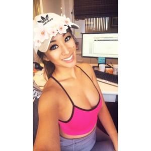 Meet your Posher, Marissa